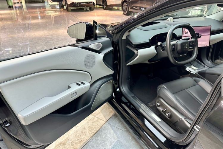 Used Zeekr 007 2025 Long-Range Rear-Wheel-Drive Intelligent Driving Version 100 kWh Interior 6