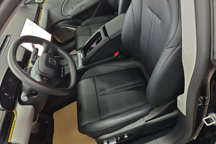 Used Zeekr 007 2025 Long-Range Rear-Wheel-Drive Intelligent Driving Version 100 kWh Left Front Seat