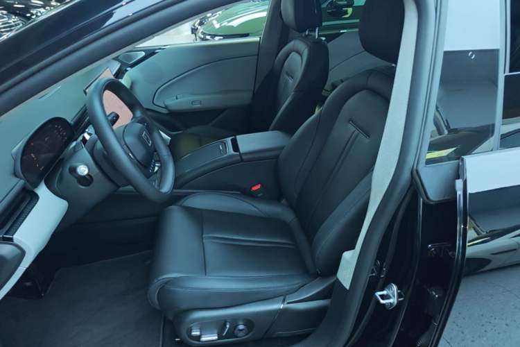 Used Zeekr 007 2025 Long-Range Rear-Wheel-Drive Intelligent Driving Version 100 kWh Left Front Seat