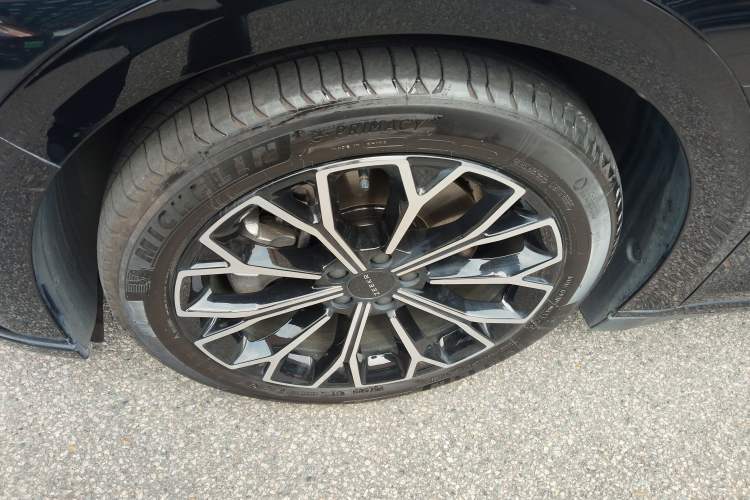 Used Zeekr 007 2025 Long-Range Rear-Wheel-Drive Intelligent Driving Version 100 kWh Left Front Wheel Hub