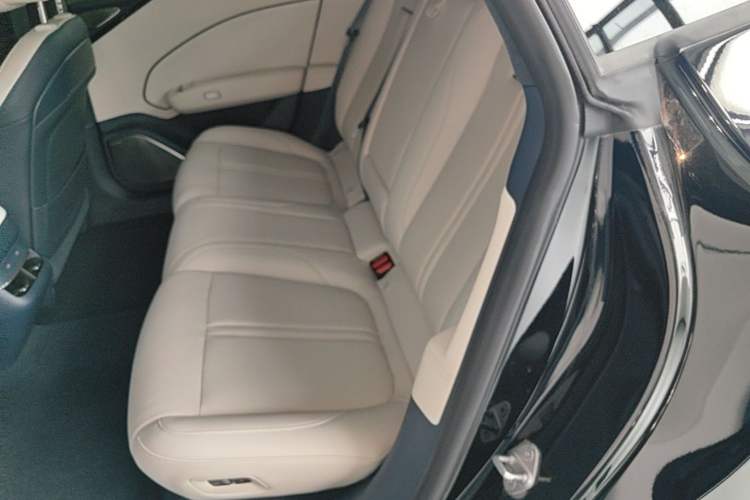 Used Zeekr 007 2025 Long-Range Rear-Wheel-Drive Intelligent Driving Version 100 kWh Left Rear Seat