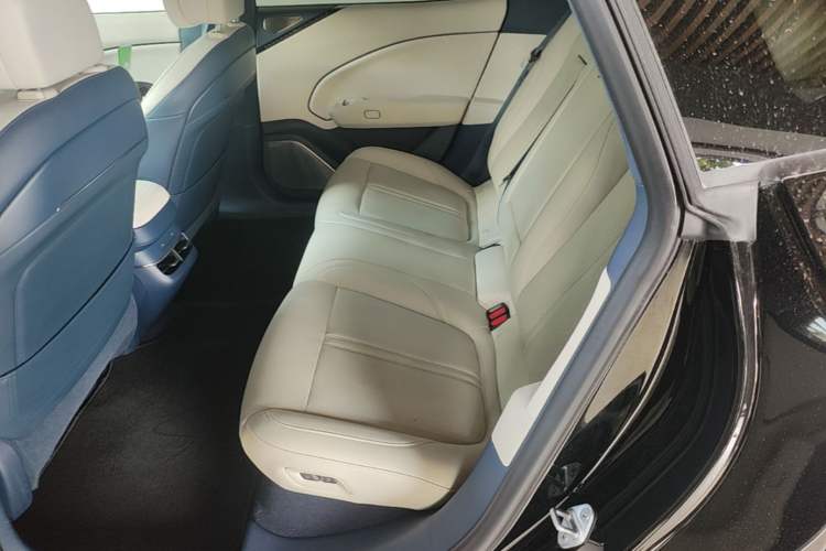 Used Zeekr 007 2025 Long-Range Rear-Wheel-Drive Intelligent Driving Version 100 kWh Left Rear Seat
