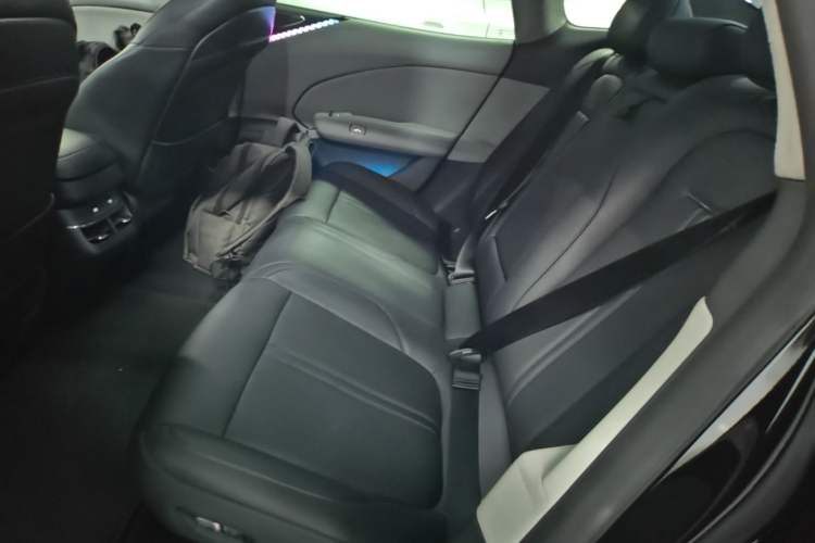 Used Zeekr 007 2025 Long-Range Rear-Wheel-Drive Intelligent Driving Version 100 kWh Left Rear Seat