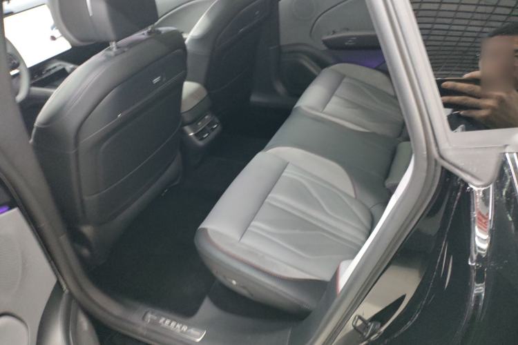 Used Zeekr 007 2025 Four-Wheel Drive Intelligent Driving Version 75 kWh Left Rear Seat