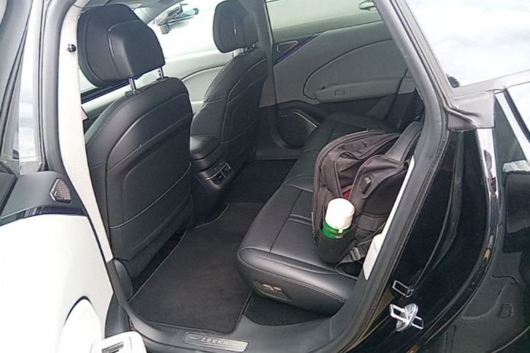 Used Zeekr 007 2025 Long-Range Rear-Wheel-Drive Intelligent Driving Version 100 kWh Left Rear Seat