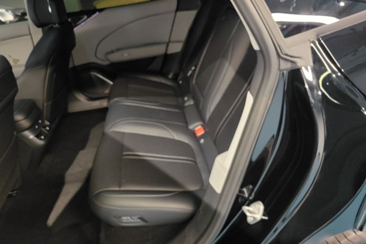 Used Zeekr 007 2025 Long-Range Rear-Wheel-Drive Intelligent Driving Version 100 kWh Left Rear Seat