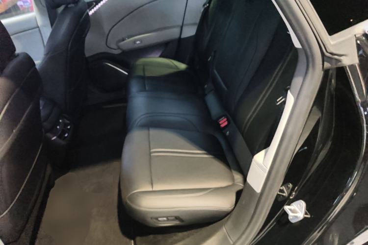Used Zeekr 007 2025 Long-Range Rear-Wheel-Drive Intelligent Driving Version 100 kWh Left Rear Seat