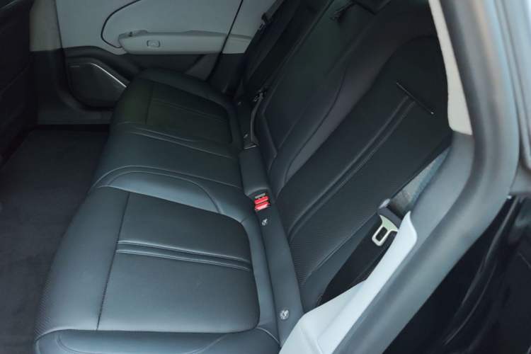 Used Zeekr 007 2025 Long-Range Rear-Wheel-Drive Intelligent Driving Version 100 kWh Left Rear Seat