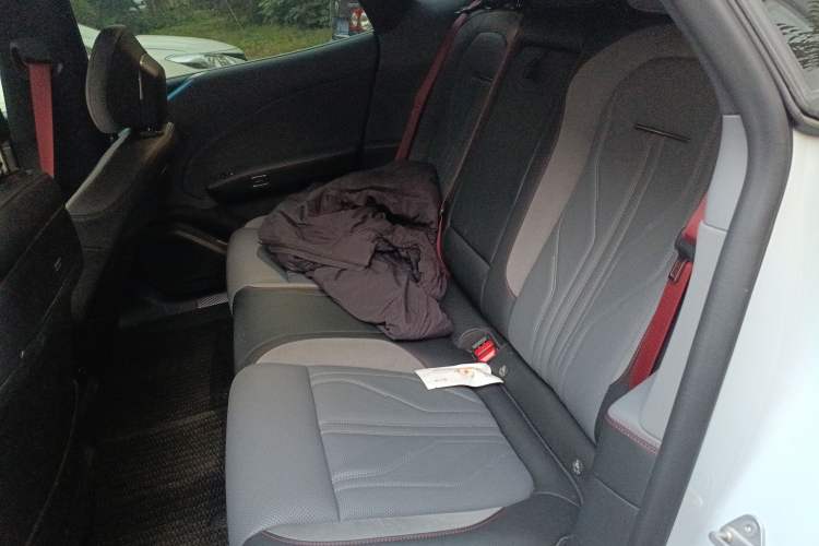 Used Zeekr 007 2025 Long-Range All-Wheel-Drive Intelligent Driving Version 100 kWh Left Rear Seat