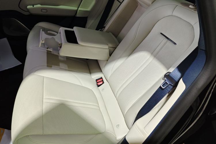 Used Zeekr 007 2025 Long-Range Rear-Wheel-Drive Intelligent Driving Version 100 kWh Left Rear Seat