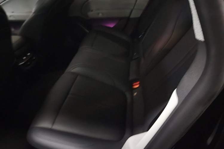 Used Zeekr 007 2025 Long-Range Rear-Wheel-Drive Intelligent Driving Version 100 kWh Left Rear Seat