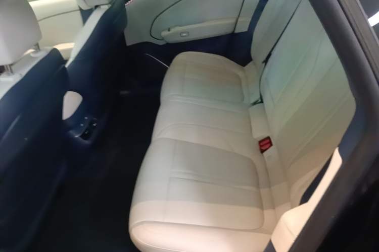 Used Zeekr 007 2025 Long-Range Rear-Wheel-Drive Intelligent Driving Version 100 kWh Left Rear Seat