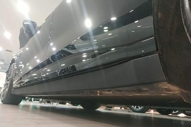 Used Zeekr 007 2025 Long-Range Rear-Wheel-Drive Intelligent Driving Version 100 kWh Left Side Sill