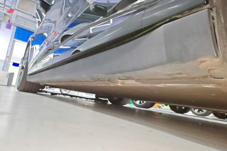 Used Zeekr 007 2025 Long-Range Rear-Wheel-Drive Intelligent Driving Version 100 kWh Left Side Sill