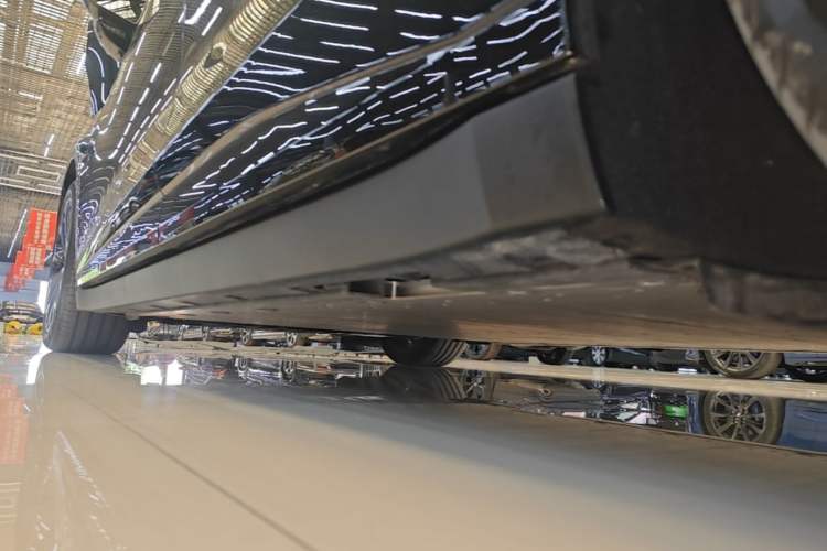 Used Zeekr 007 2025 Rear-Drive Intelligent Driving Version 75 kWh Left Side Sill
