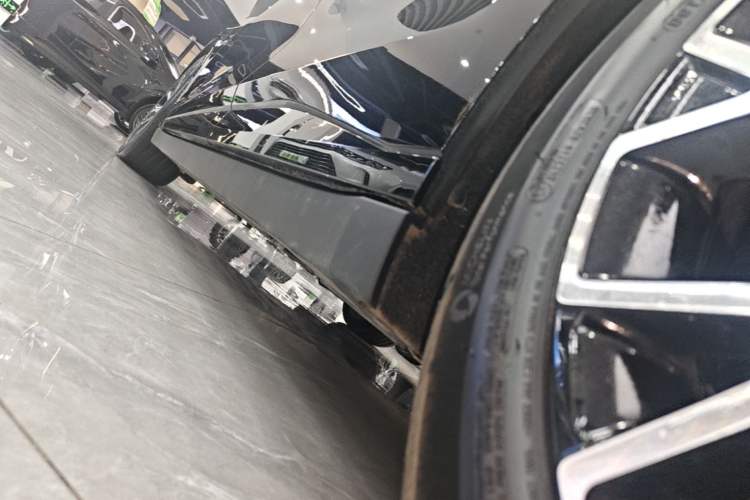 Used Zeekr 007 2025 Rear-Drive Intelligent Driving Version 75 kWh Left Side Sill