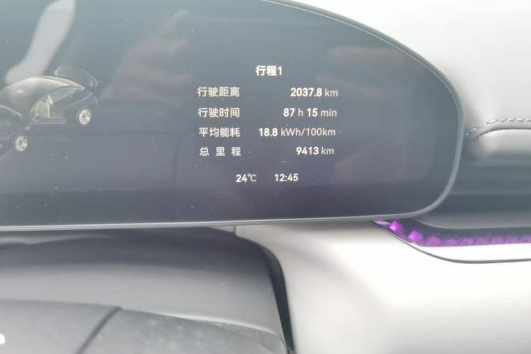 Used Zeekr 007 2025 Long-Range Rear-Wheel-Drive Intelligent Driving Version 100 kWh Odometer Close Up