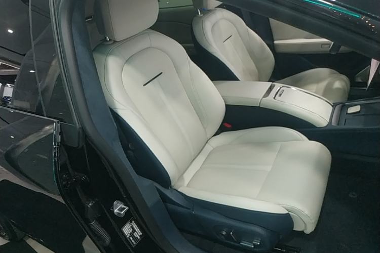 Used Zeekr 007 2025 Long-Range Rear-Wheel-Drive Intelligent Driving Version 100 kWh Right Front Seat