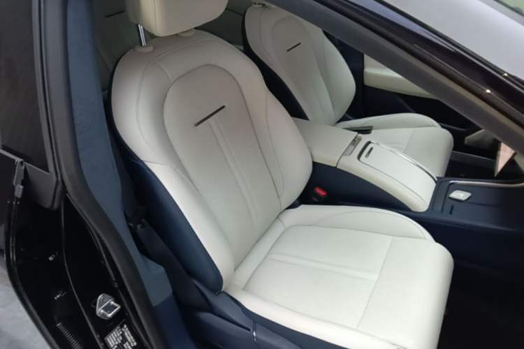 Used Zeekr 007 2025 Long-Range Rear-Wheel-Drive Intelligent Driving Version 100 kWh Right Front Seat