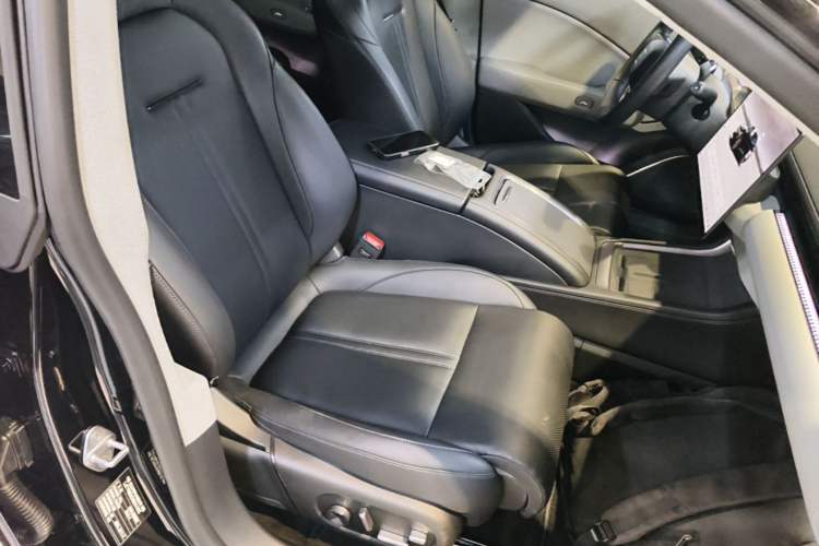 Used Zeekr 007 2025 Long-Range Rear-Wheel-Drive Intelligent Driving Version 100 kWh Right Front Seat