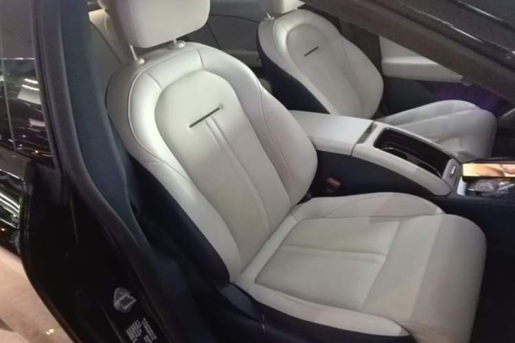 Used Zeekr 007 2025 Long-Range Rear-Wheel-Drive Intelligent Driving Version 100 kWh Right Front Seat