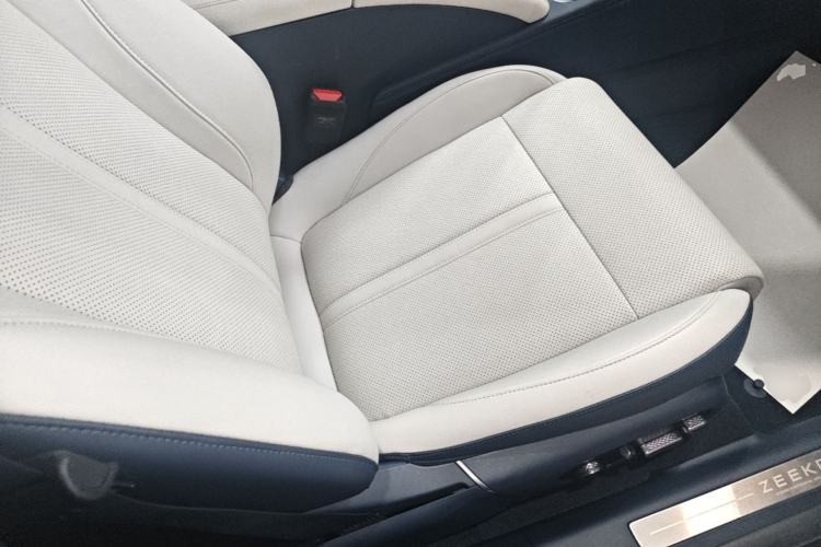 Used Zeekr 007 2025 Rear-Drive Intelligent Driving Version 75 kWh Right Front Seat