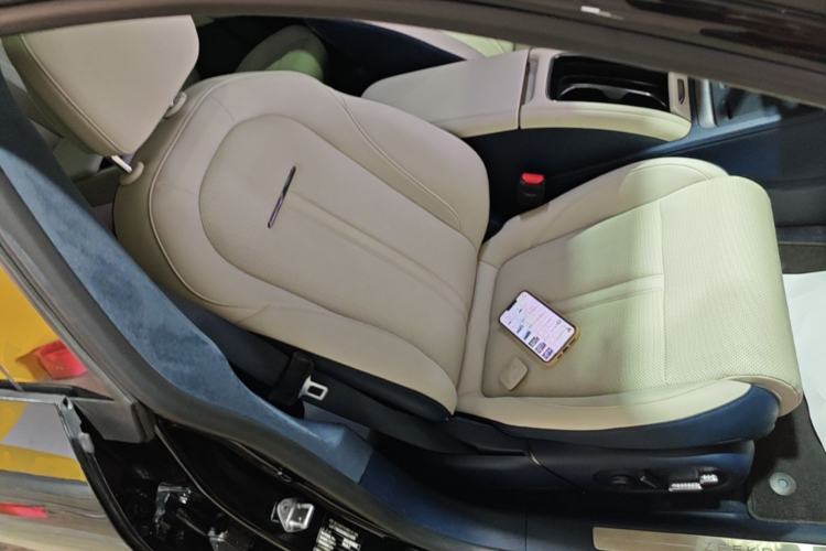 Used Zeekr 007 2025 Long-Range Rear-Wheel-Drive Intelligent Driving Version 100 kWh Right Front Seat