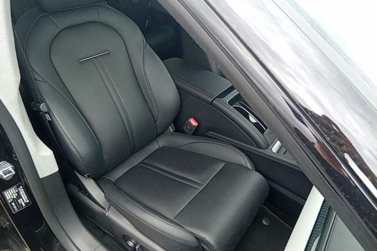 Used Zeekr 007 2025 Long-Range Rear-Wheel-Drive Intelligent Driving Version 100 kWh Right Front Seat