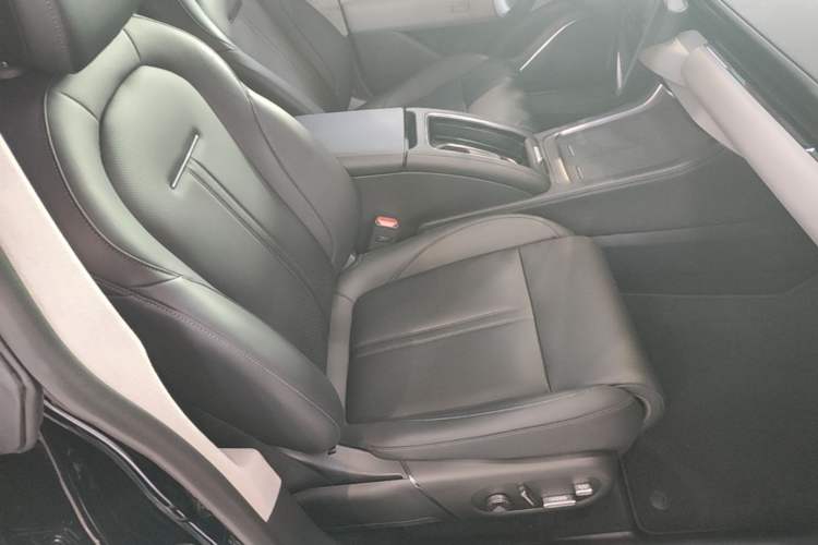 Used Zeekr 007 2025 Long-Range Rear-Wheel-Drive Intelligent Driving Version 100 kWh Right Front Seat