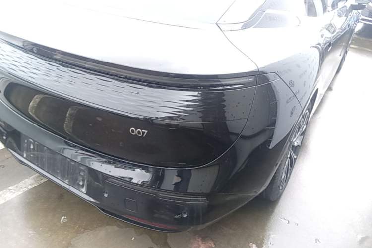 Used Zeekr 007 2025 Long-Range Rear-Wheel-Drive Intelligent Driving Version 100 kWh Right Rear Taillight