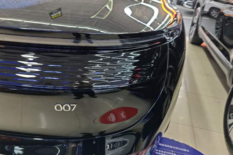 Used Zeekr 007 2025 Long-Range Rear-Wheel-Drive Intelligent Driving Version 100 kWh Right Rear Taillight