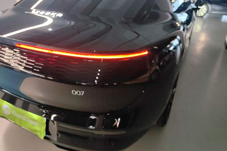 Used Zeekr 007 2025 Long-Range Rear-Wheel-Drive Intelligent Driving Version 100 kWh Right Rear Taillight