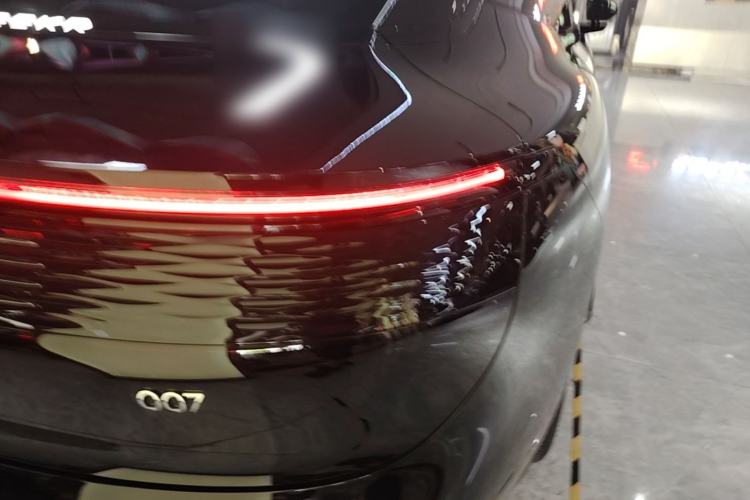 Used Zeekr 007 2025 Long-Range Rear-Wheel-Drive Intelligent Driving Version 100 kWh Right Rear Taillight