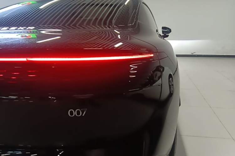 Used Zeekr 007 2025 Four-Wheel Drive Intelligent Driving Version 75 kWh Right Rear Taillight