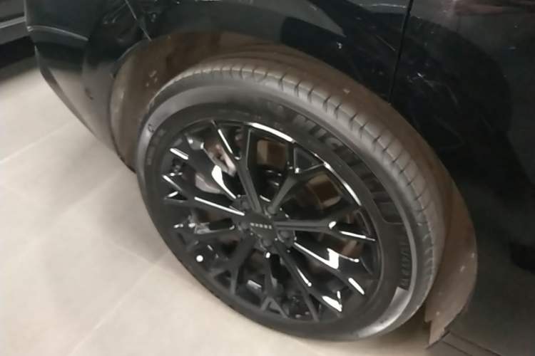 Used Zeekr 007 2025 Four-Wheel Drive Intelligent Driving Version 75 kWh Right Rear Wheel Hub