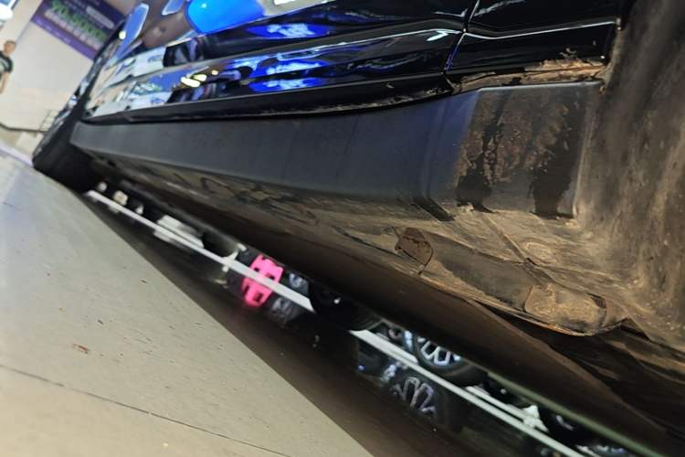 Used Zeekr 007 2025 Long-Range Rear-Wheel-Drive Intelligent Driving Version 100 kWh Right Side Sill