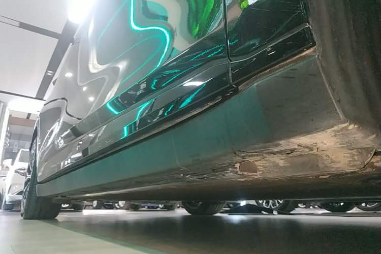 Used Zeekr 007 2025 Long-Range Rear-Wheel-Drive Intelligent Driving Version 100 kWh Right Side Sill