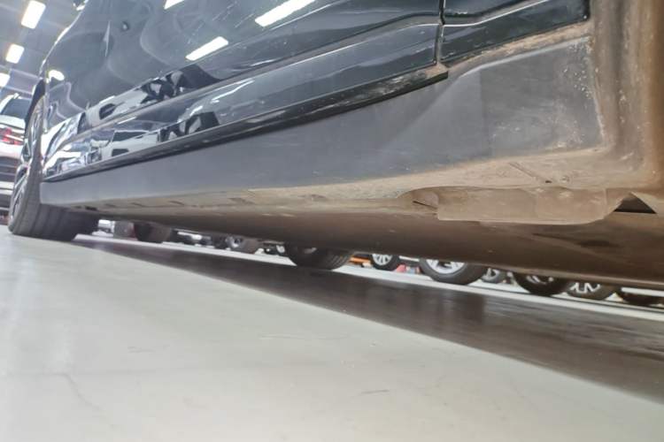Used Zeekr 007 2025 Long-Range Rear-Wheel-Drive Intelligent Driving Version 100 kWh Right Side Sill