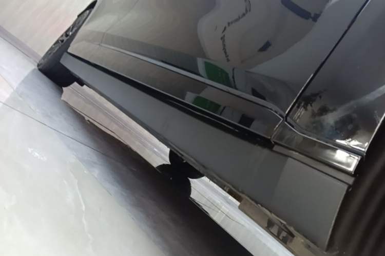 Used Zeekr 007 2025 Long-Range Rear-Wheel-Drive Intelligent Driving Version 100 kWh Right Side Sill
