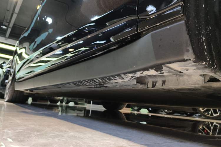 Used Zeekr 007 2025 Long-Range Rear-Wheel-Drive Intelligent Driving Version 100 kWh Right Side Sill