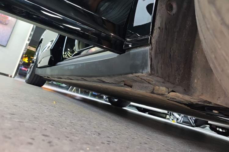 Used Zeekr 007 2025 Long-Range Rear-Wheel-Drive Intelligent Driving Version 100 kWh Right Side Sill