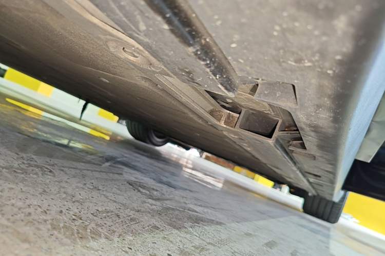 Used Zeekr 007 2025 Long-Range Rear-Wheel-Drive Intelligent Driving Version 100 kWh Right Side Sill