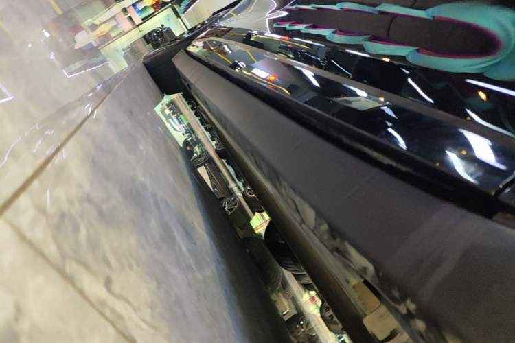 Used Zeekr 007 2025 Long-Range Rear-Wheel-Drive Intelligent Driving Version 100 kWh Right Side Sill
