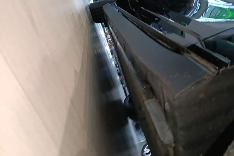 Used Zeekr 007 2025 Long-Range Rear-Wheel-Drive Intelligent Driving Version 100 kWh Right Side Sill