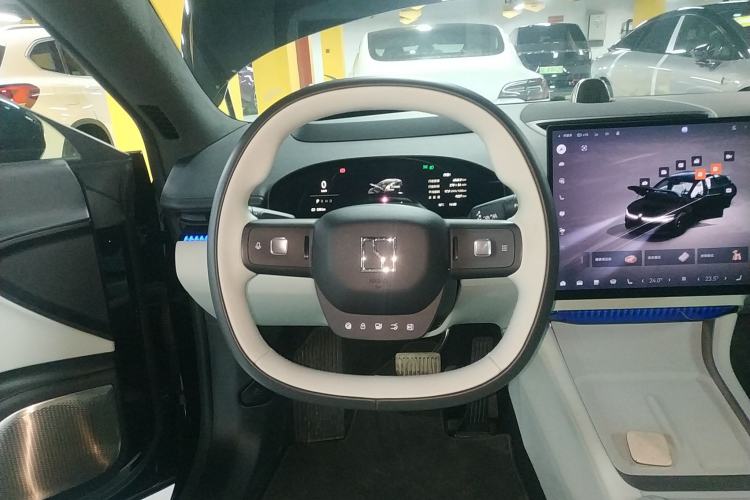 Used Zeekr 007 2025 Long-Range All-Wheel-Drive Intelligent Driving Version 100 kWh Steering Wheel