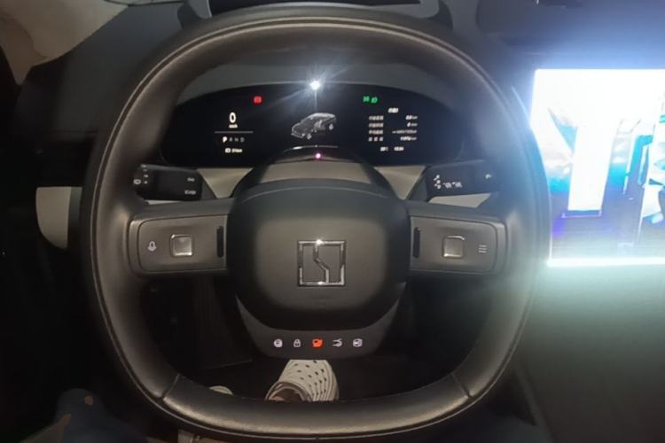 Used Zeekr 007 2025 Long-Range Rear-Wheel-Drive Intelligent Driving Version 100 kWh Steering Wheel