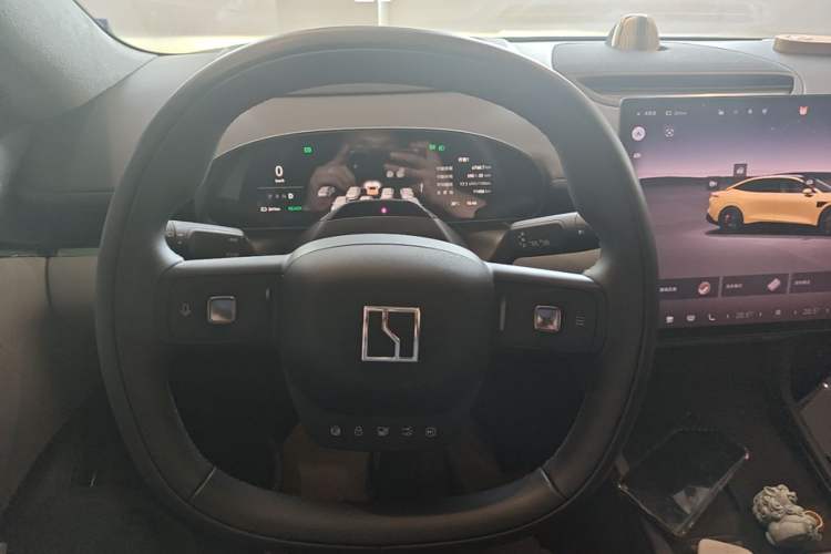 Used Zeekr 007 2025 Long-Range Rear-Wheel-Drive Intelligent Driving Version 100 kWh Steering Wheel
