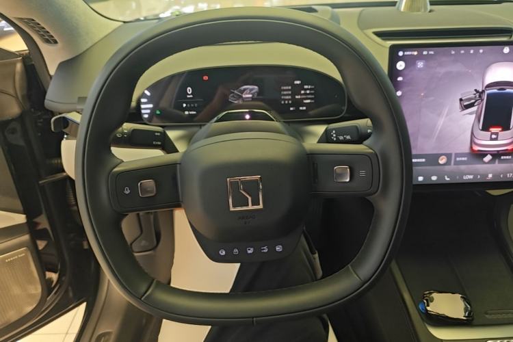 Used Zeekr 007 2025 Rear-Drive Intelligent Driving Version 75 kWh Steering Wheel
