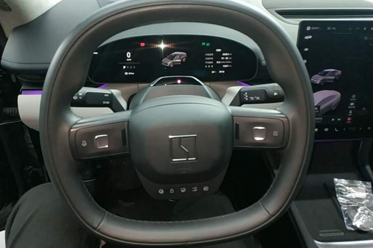 Used Zeekr 007 2025 Four-Wheel Drive Intelligent Driving Version 75 kWh Steering Wheel