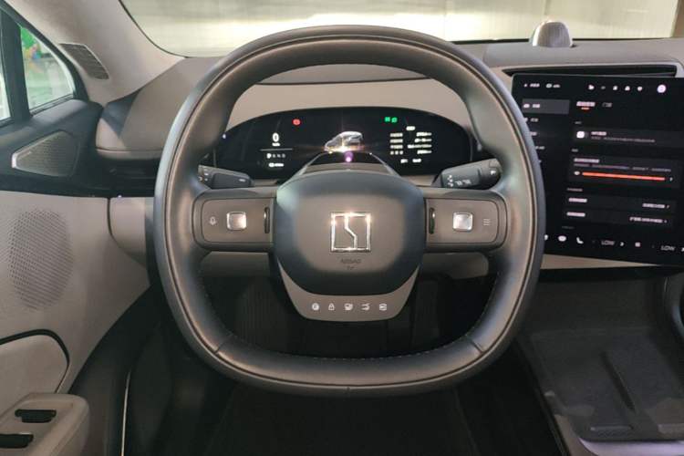Used Zeekr 007 2025 Long-Range Rear-Wheel-Drive Intelligent Driving Version 100 kWh Steering Wheel
